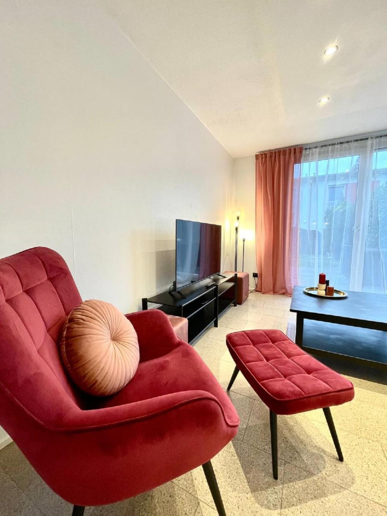 Geraeumiges Ferienhaus In Koblenz Koblencja Zewnętrze zdjęcie