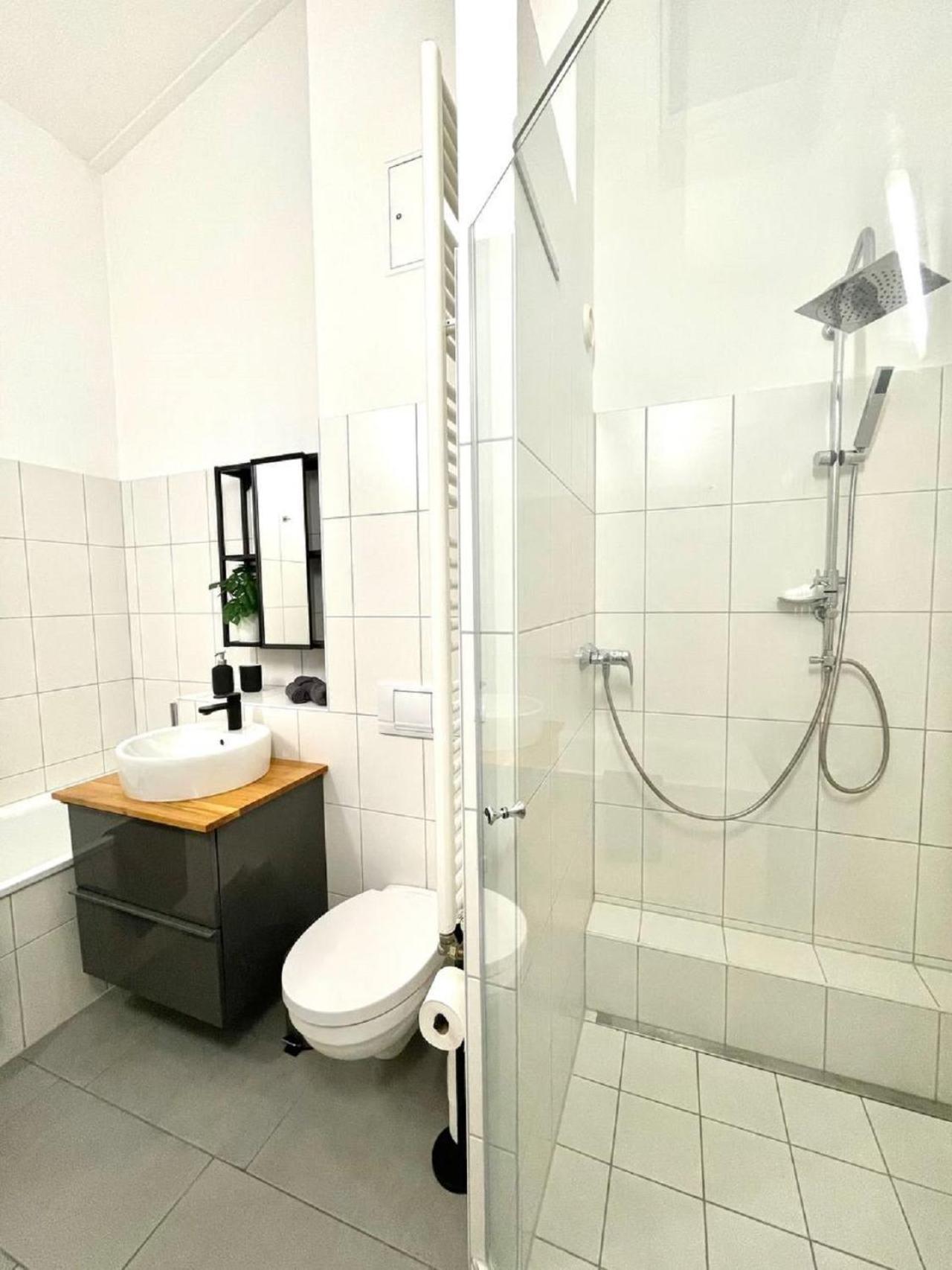 Geraeumiges Ferienhaus In Koblenz Koblencja Zewnętrze zdjęcie