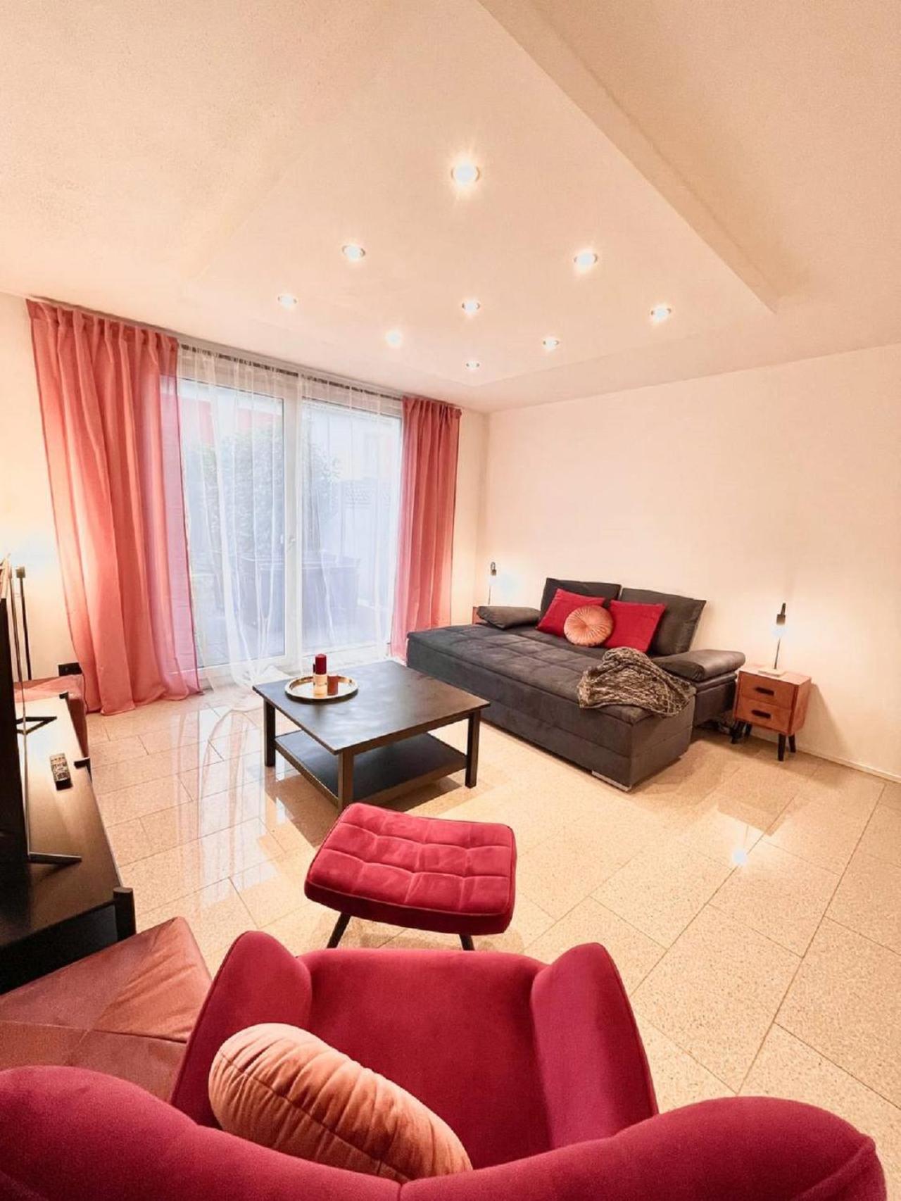 Geraeumiges Ferienhaus In Koblenz Koblencja Zewnętrze zdjęcie