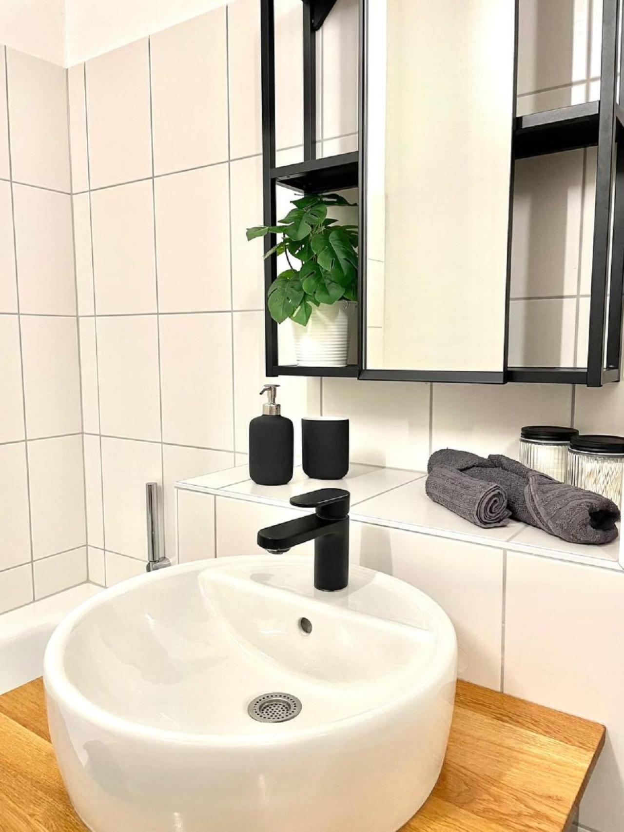 Geraeumiges Ferienhaus In Koblenz Koblencja Zewnętrze zdjęcie