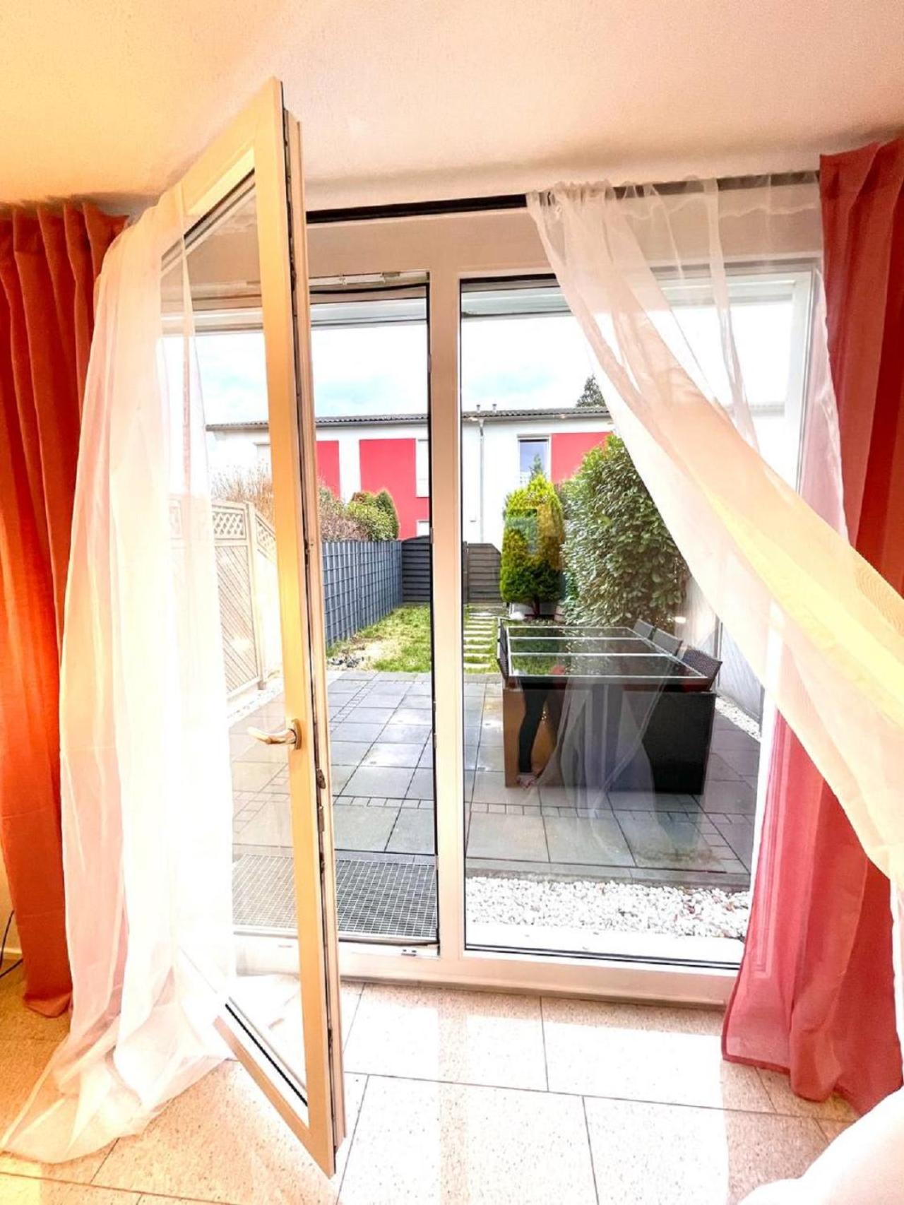 Geraeumiges Ferienhaus In Koblenz Koblencja Zewnętrze zdjęcie